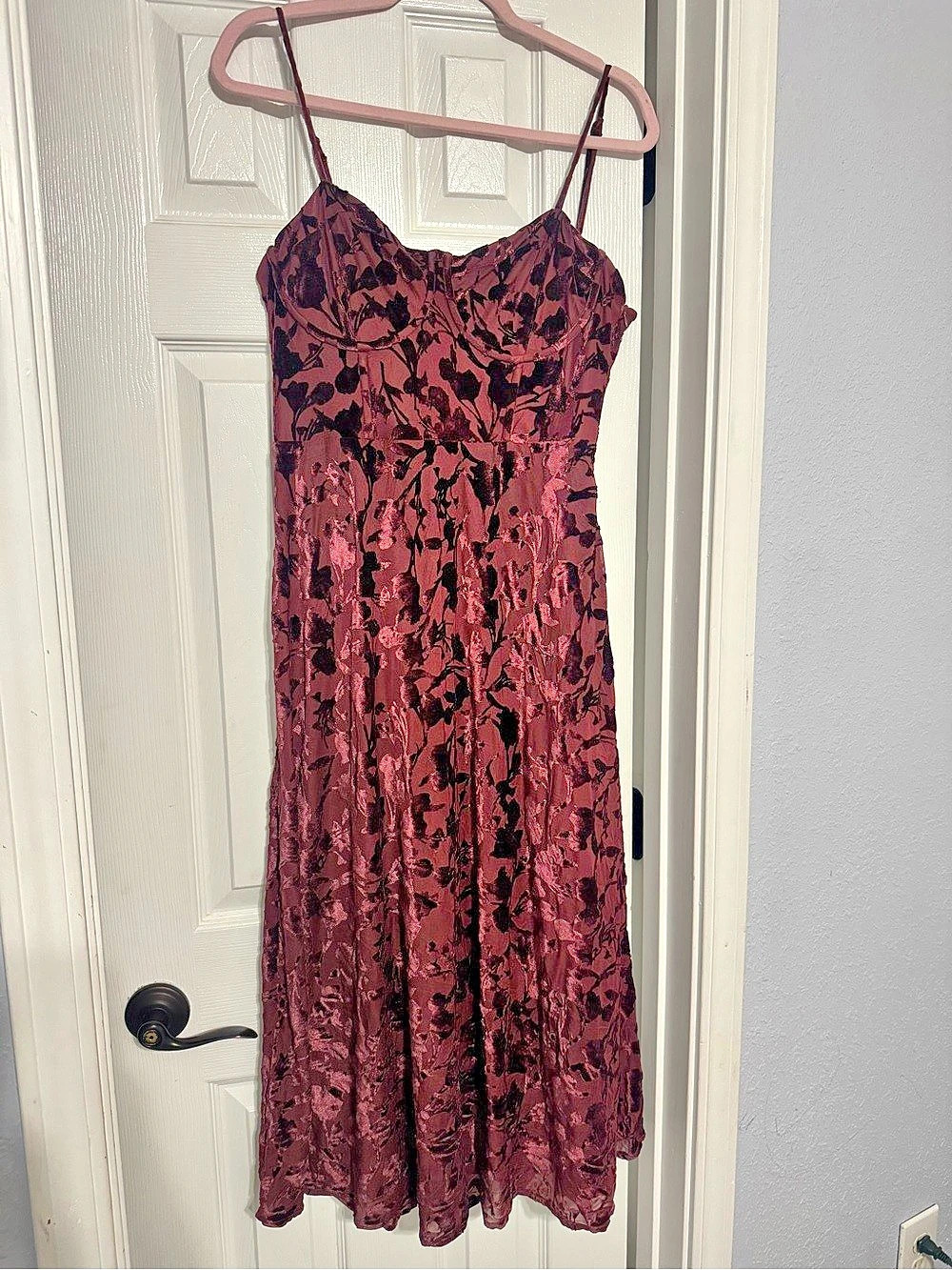 Floral Velvet-Effect Midi Dress in Purple Like New